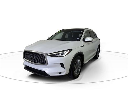 Certified 2025 INFINITI QX50 Luxe image 2