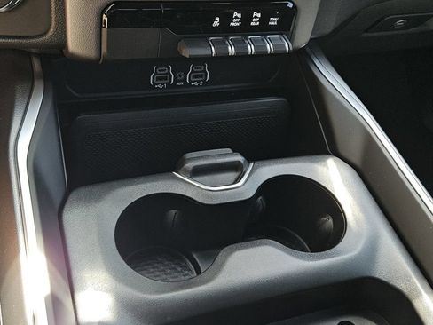 New 2026 RAM 1500 Express AWD/4WD image 19