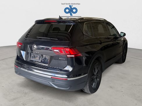 Used 2024 Volkswagen Tiguan SE image 7