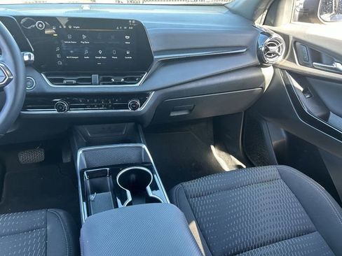 Used 2025 Chevrolet Equinox LT FWD image 17