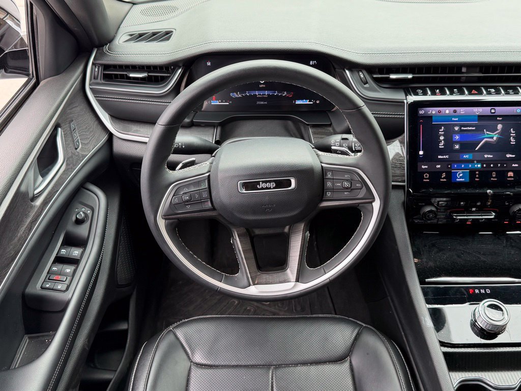 Used 2024 Jeep Grand Cherokee L Limited w/ Luxury Tech Group II RWD image 11