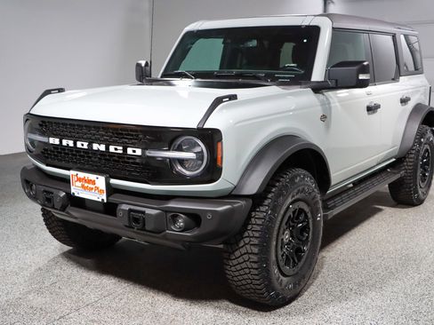 Used 2023 Ford Bronco Wildtrak AWD/4WD image 30