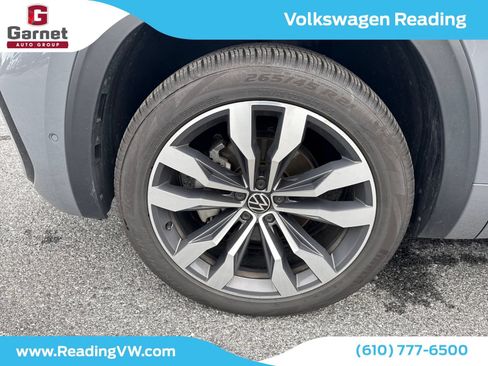 Used 2022 Volkswagen Atlas Cross Sport SEL Premium R-Line AWD/4WD image 9