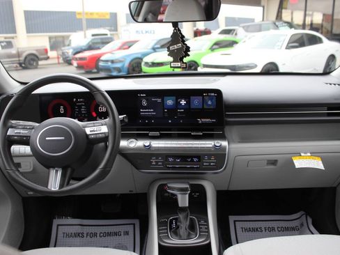 Used 2025 Hyundai Kona SEL FWD image 20