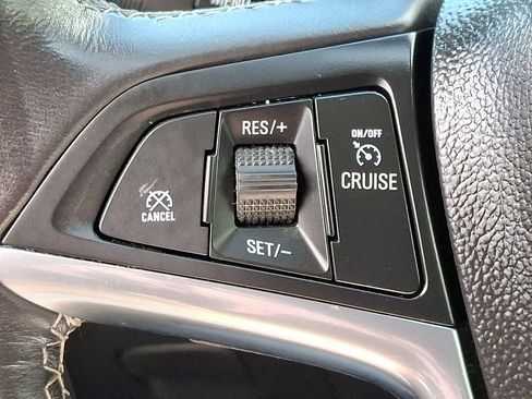 Used 2022 Buick Encore Preferred image 52