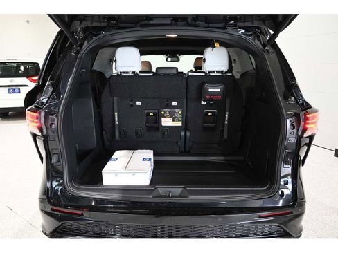 New 2025 Toyota Sienna XSE image 25