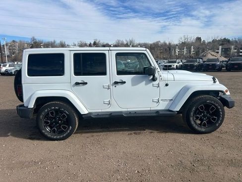 Used 2018 Jeep Wrangler Unlimited Sahara image 6
