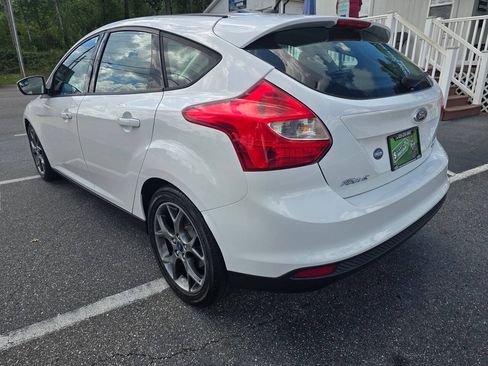 Used 2014 Ford Focus SE w/ Equipment Group 201A FWD image 4