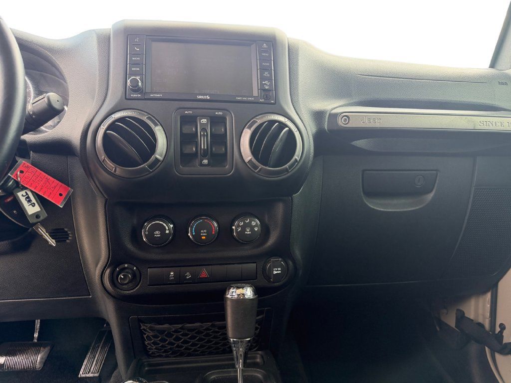 Used 2018 Jeep Wrangler Unlimited Sport S AWD/4WD image 12