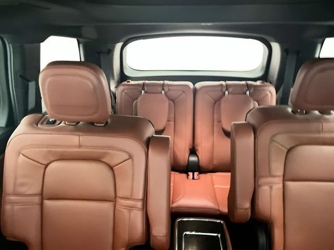 Used 2025 Lincoln Aviator Reserve w/ Equipment Group 201A AWD/4WD image 27