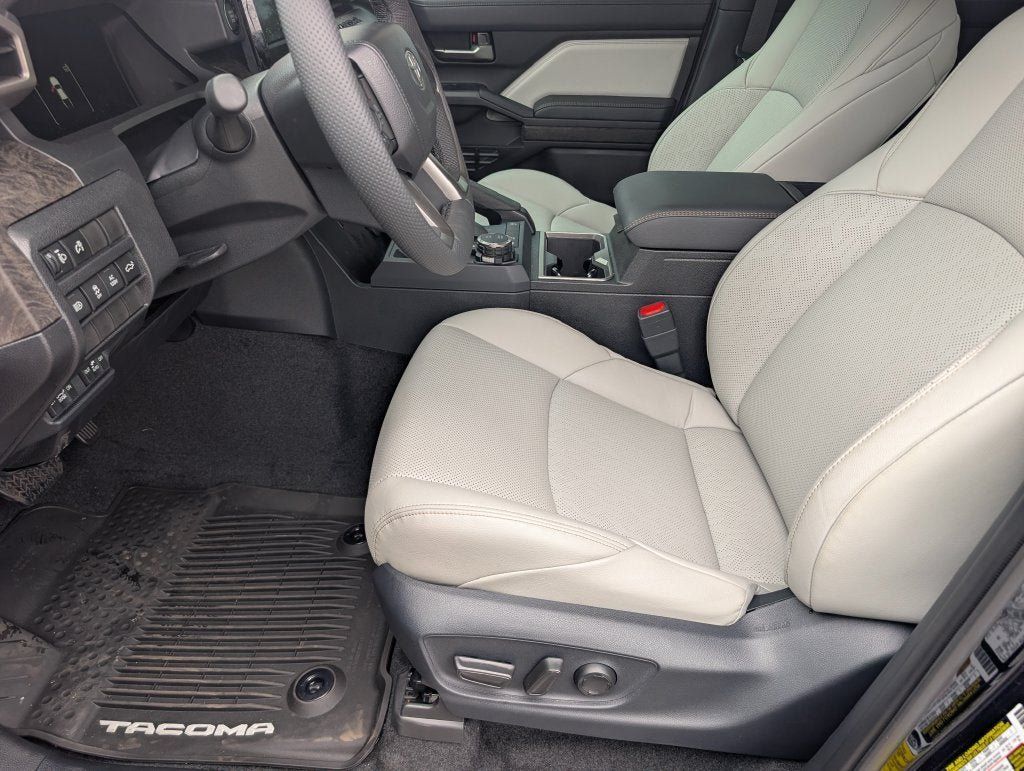 Used 2026 Toyota Tacoma Limited AWD/4WD image 14