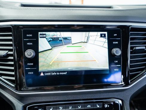 Used 2022 Volkswagen Atlas Cross Sport SE w/ Black Wheel Package image 46