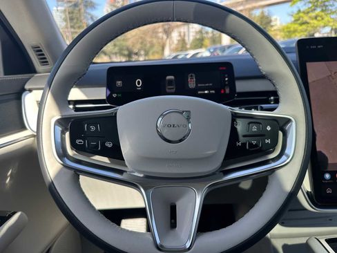 Used 2025 Volvo EX90 Plus AWD/4WD image 25