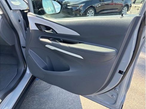 Used 2021 Chevrolet Bolt LT FWD image 18