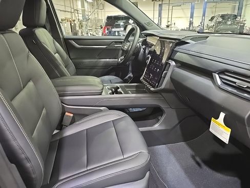 New 2026 GMC Acadia Elevation w/ Elevation Premium Package AWD/4WD image 10