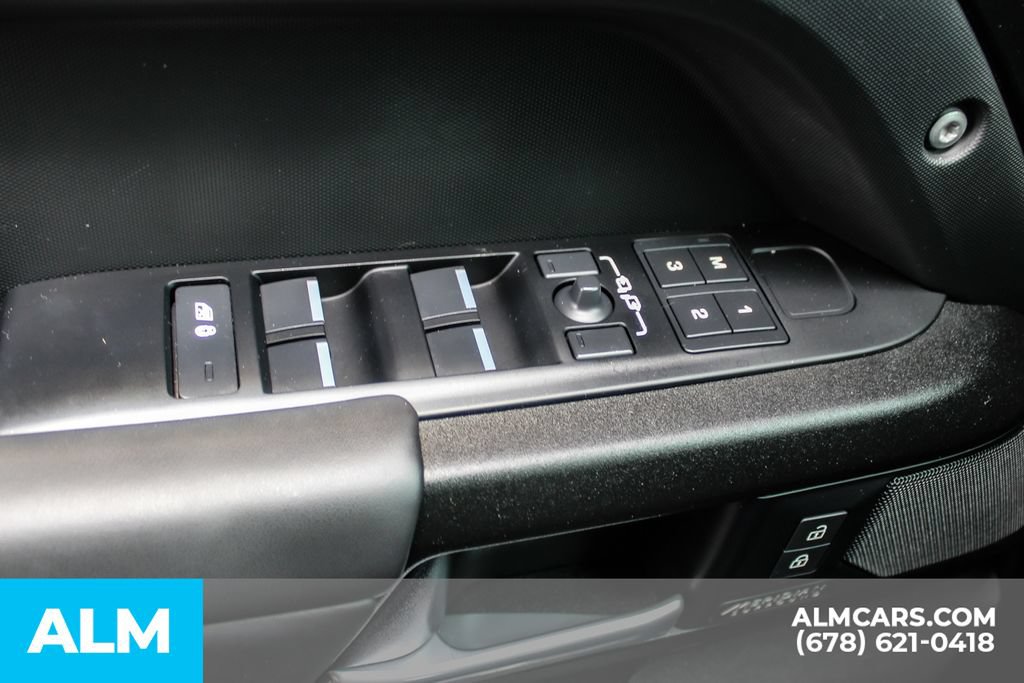 Used 2025 Land Rover Defender 110 X AWD/4WD image 38