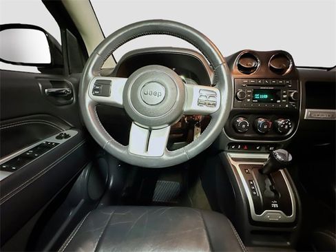 Used 2015 Jeep Compass High Altitude image 34