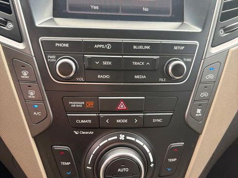 Used 2017 Hyundai Santa Fe SE AWD/4WD image 20
