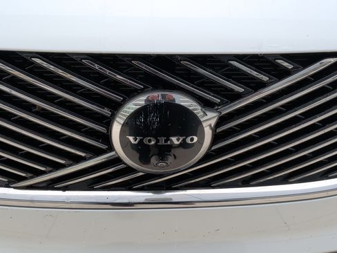 Used 2025 Volvo XC90 B6 Plus image 12