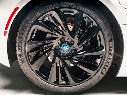 Used 2015 BMW i8 image 29