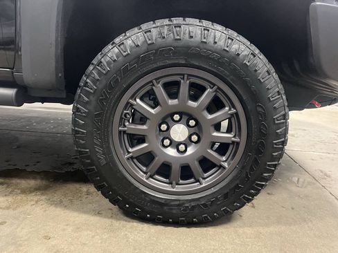 Used 2022 Chevrolet Colorado ZR2 AWD/4WD image 7