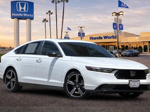 Used 2023 Honda Accord Sport image 2