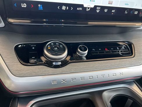 Used 2025 Ford Expedition Max Platinum AWD/4WD image 58