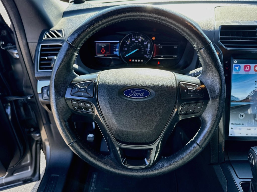 Used 2018 Ford Explorer XLT w/ Equipment Group 202A FWD image 17