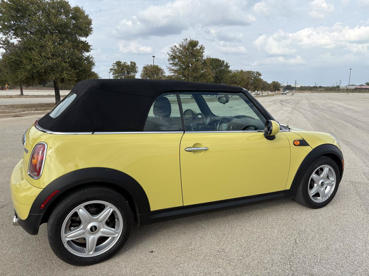 Used 2009 MINI Cooper Convertible FWD image 56