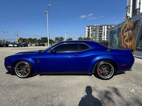 Used 2018 Dodge Challenger R/T Scat Pack w/ Leather Interior Group RWD image 8