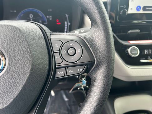 Used 2026 Toyota Corolla LE image 14