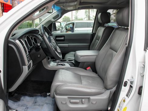 Used 2017 Toyota Sequoia Limited w/ Safety & Convenience Package image 20