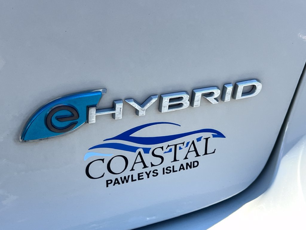 Used 2021 Chrysler Pacifica Limited w/ Uconnect Theater Family Group FWD image 35