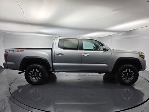 Used 2023 Toyota Tacoma TRD Off-Road w/ TRD Premium Off Road Package image 3