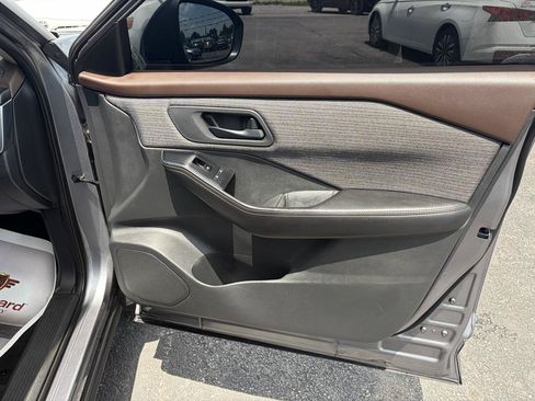 Used 2021 Nissan Rogue S AWD/4WD image 24