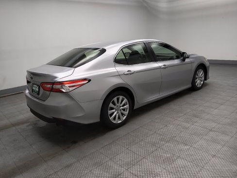 Used 2018 Toyota Camry LE image 10