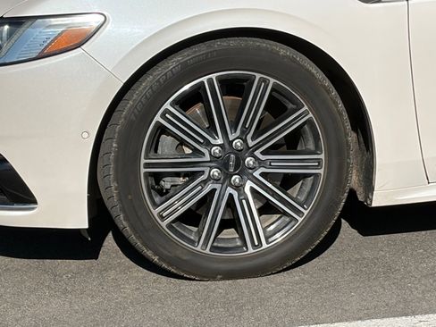 Used 2017 Lincoln Continental Reserve w/ Luxury Package image 6