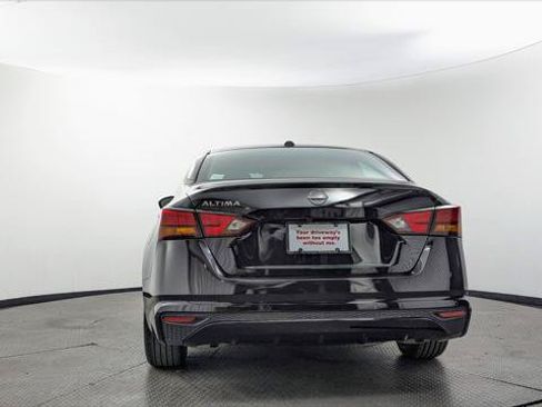 Used 2025 Nissan Altima 2.5 SV FWD image 7