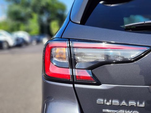 Used 2024 Subaru Outback Touring XT AWD/4WD image 9