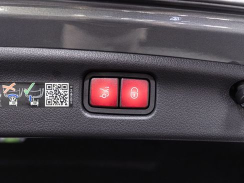 Used 2024 Mercedes-Benz C 43 AMG 4MATIC Sedan image 34