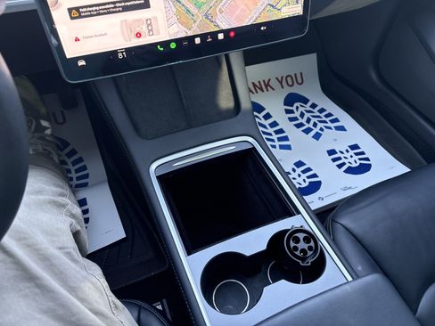 Used 2023 Tesla Model 3 Standard Range image 33