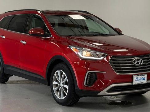 Used 2018 Hyundai Santa Fe SE AWD/4WD image 6