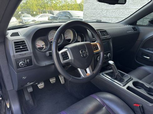Used 2013 Dodge Challenger R/T RWD image 6