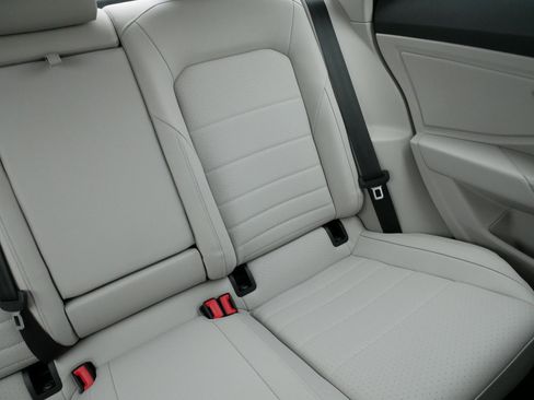 Certified 2024 Volkswagen Jetta SE w/ Panoramic Sunroof Package image 14