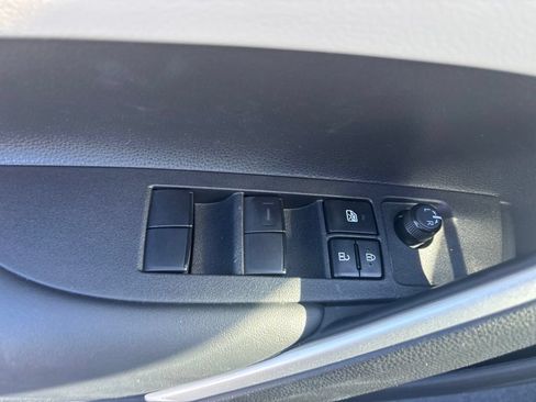 Used 2026 Toyota Corolla Cross L FWD image 17