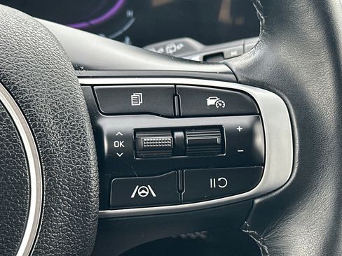 Certified 2025 Kia Sportage EX FWD image 11