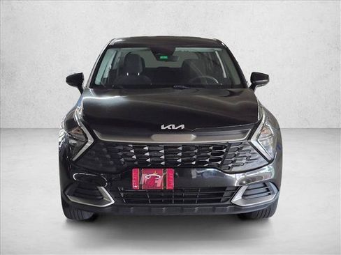 Used 2023 Kia Sportage LX FWD image 2