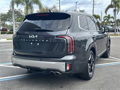 Used 2024 Kia Telluride EX w/ EX Captain's Chair Package image 6