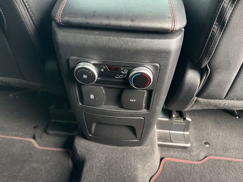 Used 2022 Ford Explorer ST-Line AWD/4WD image 26
