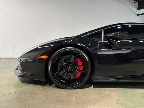 Used 2015 Lamborghini Huracan LP 610-4 AWD/4WD image 3